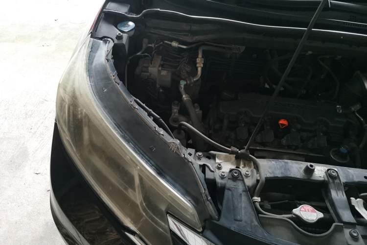 Used Honda CR-V 2015 2.0L two-wheel drive Fashion Edition Engine Bay Right