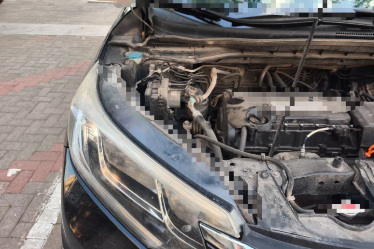 Used Honda CR-V 2015 2.4L two-wheel drive luxury version Engine Bay Right