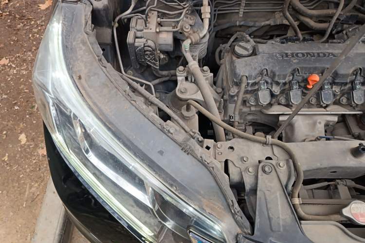 Used Honda CR-V 2015 2.0L two-wheel drive Fashion Edition Engine Bay Right