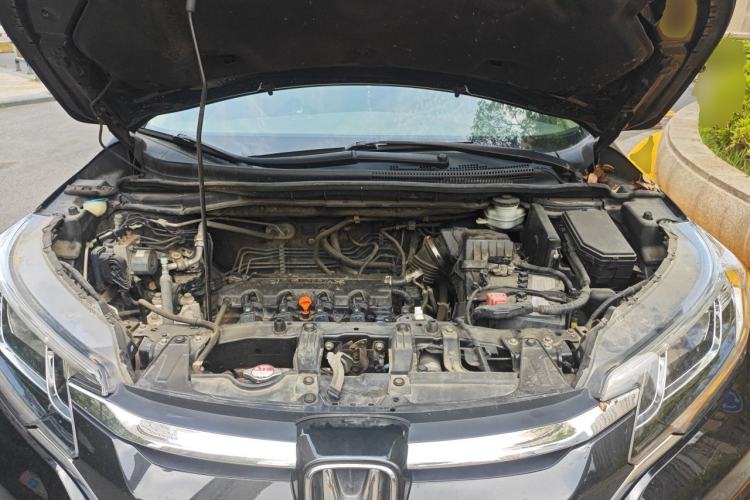 Used Honda CR-V 2015 2.0L two-wheel drive Fashion Edition Engine Bay