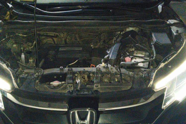 Used Honda CR-V 2015 2.4L two-wheel drive luxury version Engine Bay