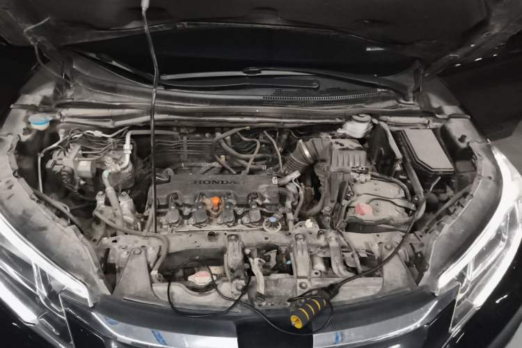 Used Honda CR-V 2015 2.0L two-wheel drive urban version Engine Bay