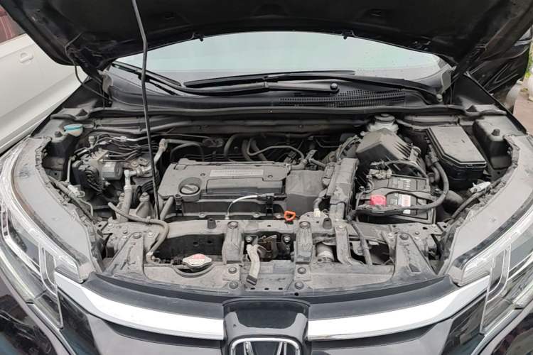Used Honda CR-V 2015 2.4L two-wheel drive luxury version Engine Bay