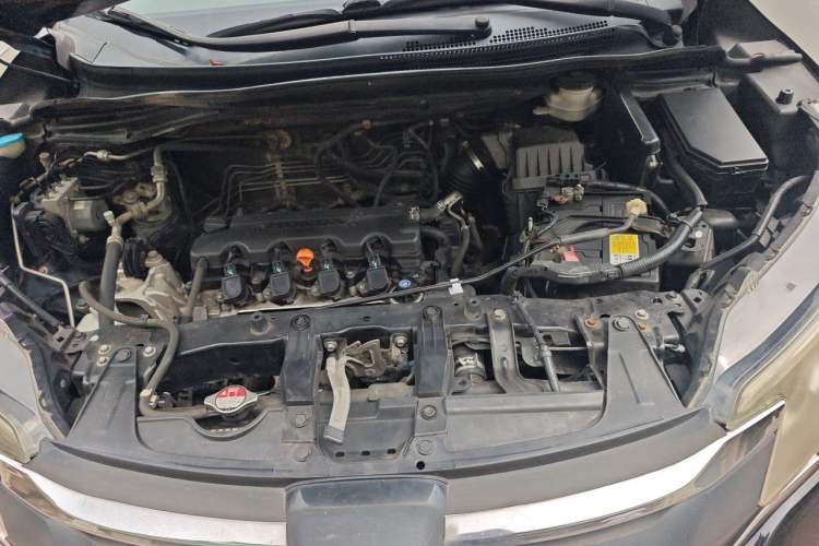 Used Honda CR-V 2015 2.0L Four-Wheel Drive Fashion Edition Engine Bay