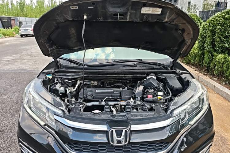 Used Honda CR-V 2015 2.4L two-wheel drive luxury version Engine Bay