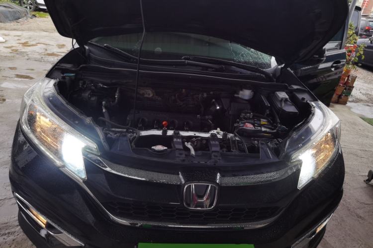 Used Honda CR-V 2015 2.0L two-wheel drive Fashion Edition Engine Bay