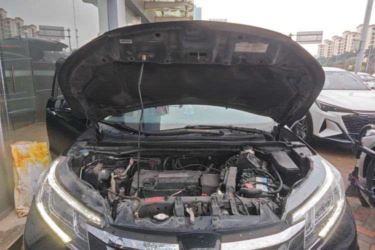 Used Honda CR-V 2015 2.4L two-wheel drive luxury version Engine Bay
