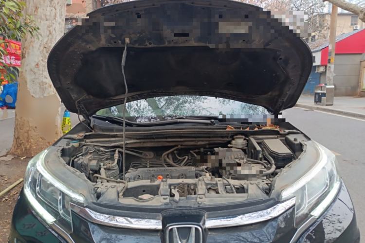 Used Honda CR-V 2015 2.0L two-wheel drive Fashion Edition Engine Bay
