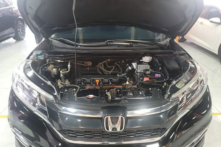 Used Honda CR-V 2015 2.0L two-wheel drive Fashion Edition Engine Bay