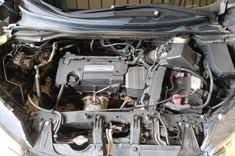 Used Honda CR-V 2015 2.4L two-wheel drive luxury version Engine Bay