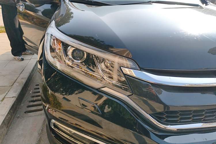 Used Honda CR-V 2015 2.4L Four-Wheel Drive Prestige Edition Exterior 3