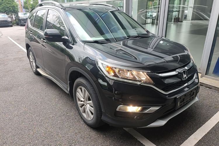 Used Honda CR-V 2015 2.0L two-wheel drive urban version Front Right 45 Deg