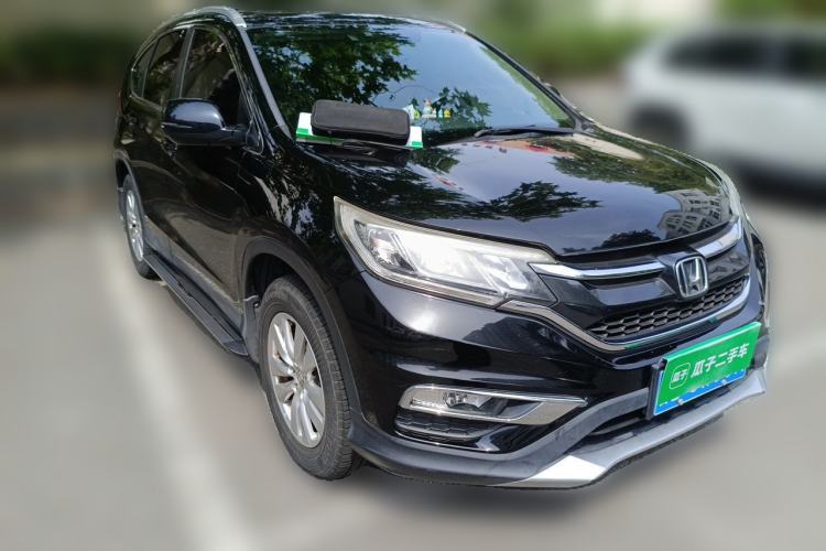 Used Honda CR-V 2015 2.0L two-wheel drive Fashion Edition Front Right 45 Deg