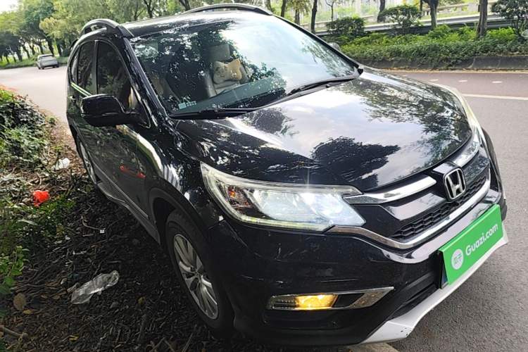 Used Honda CR-V 2015 2.0L two-wheel drive Fashion Edition Front Right 45 Deg