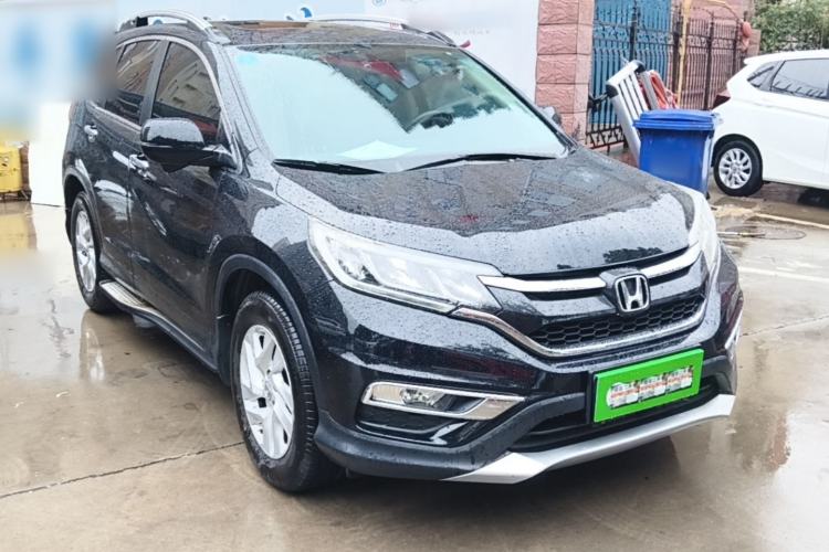Used Honda CR-V 2015 2.4L two-wheel drive luxury version Front Right 45 Deg