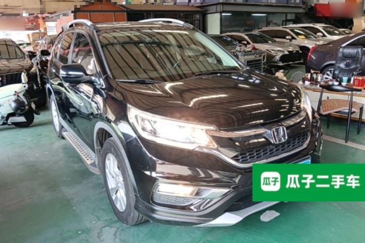 Used Honda CR-V 2015 2.4L two-wheel drive luxury version Front Right 45 Deg