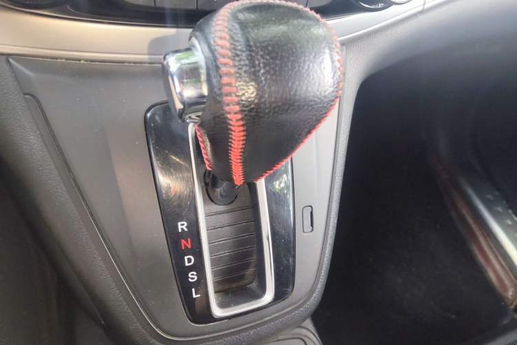 Used Honda CR-V 2015 2.4L two-wheel drive luxury version Gear Lever
