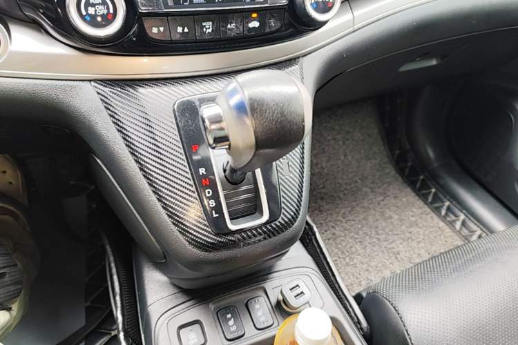Used Honda CR-V 2015 2.4L two-wheel drive luxury version Gear Lever