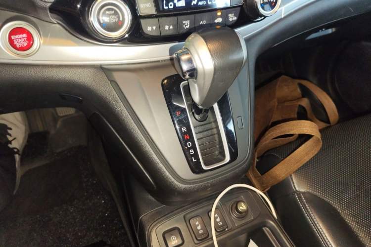 Used Honda CR-V 2015 2.4L two-wheel drive luxury version Gear Lever