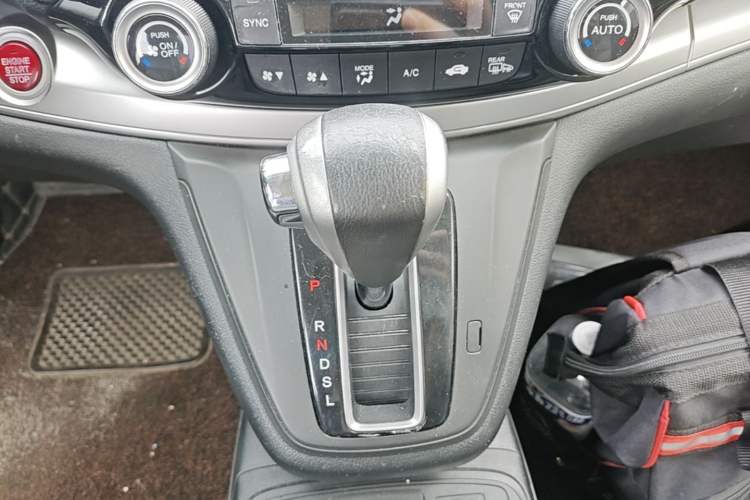 Used Honda CR-V 2015 2.4L two-wheel drive luxury version Gear Lever