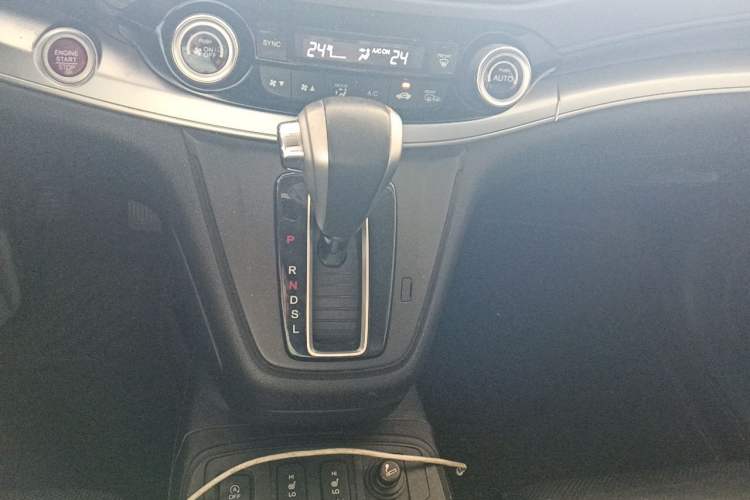 Used Honda CR-V 2015 2.4L two-wheel drive luxury version Gear Lever