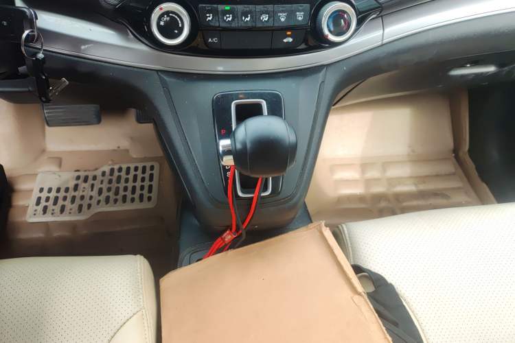 Used Honda CR-V 2015 2.0L two-wheel drive urban version Gear Lever