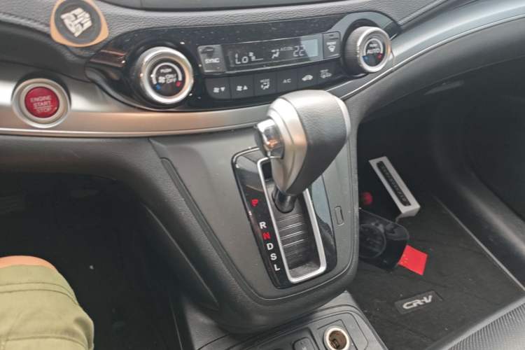 Used Honda CR-V 2015 2.4L two-wheel drive luxury version Gear Lever