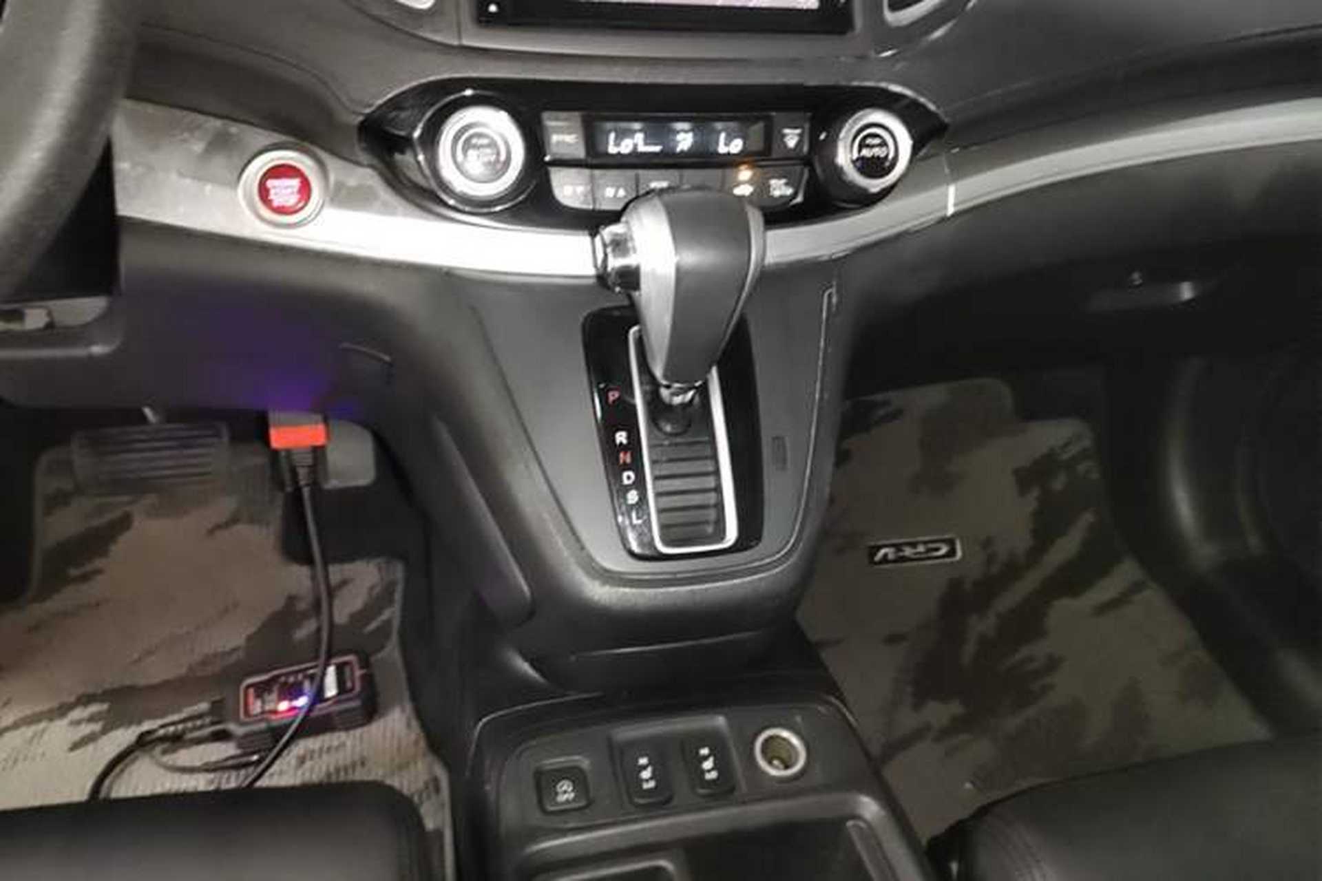 Used Honda CR-V 2015 2.4L two-wheel drive luxury version Gear Lever