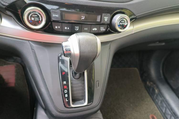 Used Honda CR-V 2015 2.4L two-wheel drive luxury version Gear Lever