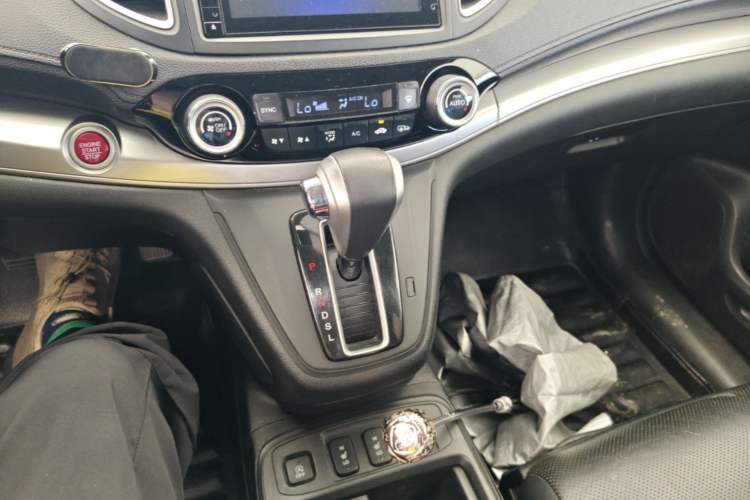 Used Honda CR-V 2015 2.4L two-wheel drive luxury version Gear Lever