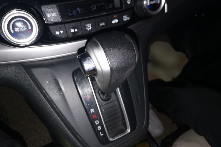 Used Honda CR-V 2015 2.4L two-wheel drive luxury version Gear Lever