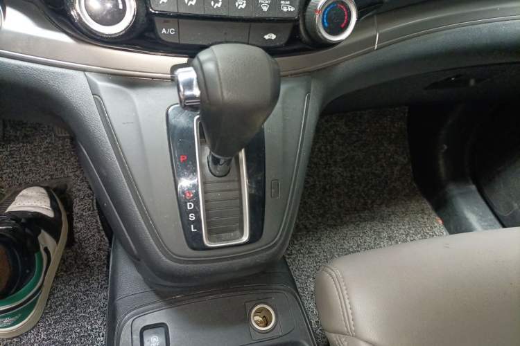 Used Honda CR-V 2015 2.0L two-wheel drive Fashion Edition Gear Lever