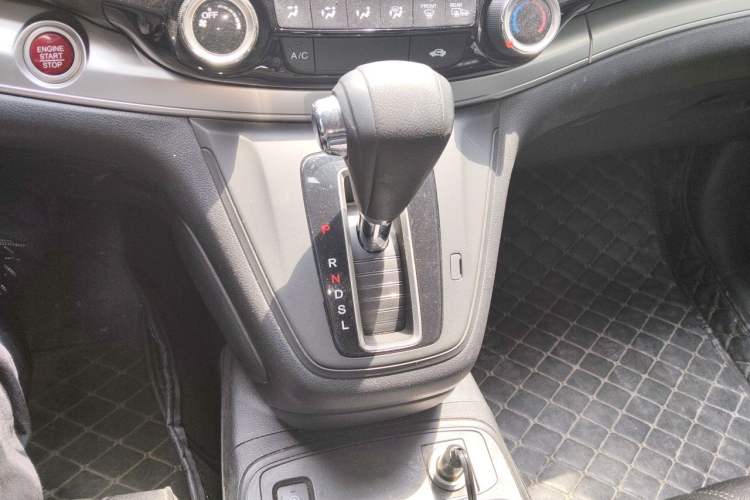 Used Honda CR-V 2015 2.0L two-wheel drive Fashion Edition Gear Lever