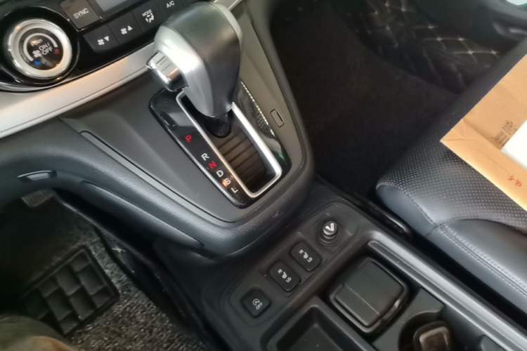 Used Honda CR-V 2015 2.4L two-wheel drive luxury version Gear Lever