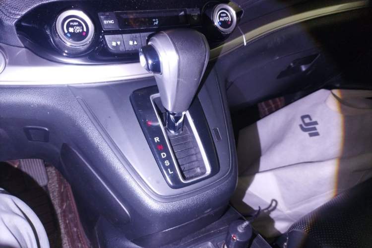 Used Honda CR-V 2015 2.4L two-wheel drive luxury version Gear Lever