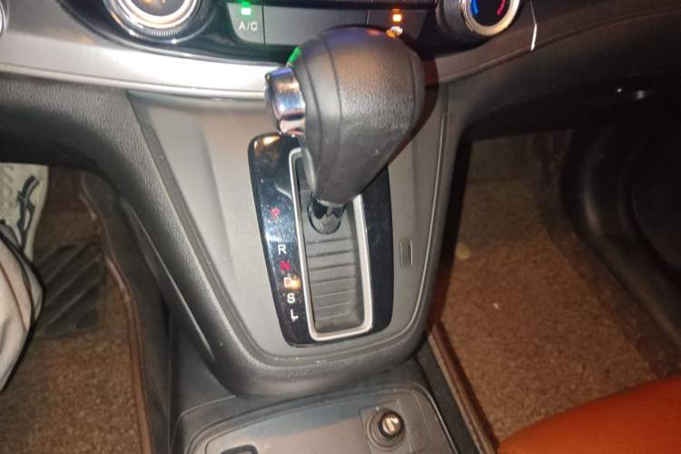 Used Honda CR-V 2015 2.0L two-wheel drive Fashion Edition Gear Lever