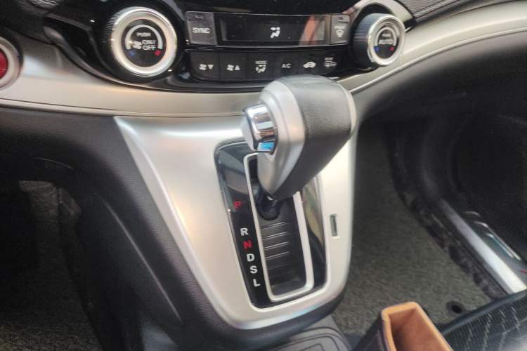 Used Honda CR-V 2015 2.4L two-wheel drive luxury version Gear Lever