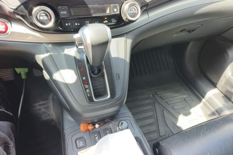 Used Honda CR-V 2015 2.4L two-wheel drive luxury version Gear Lever