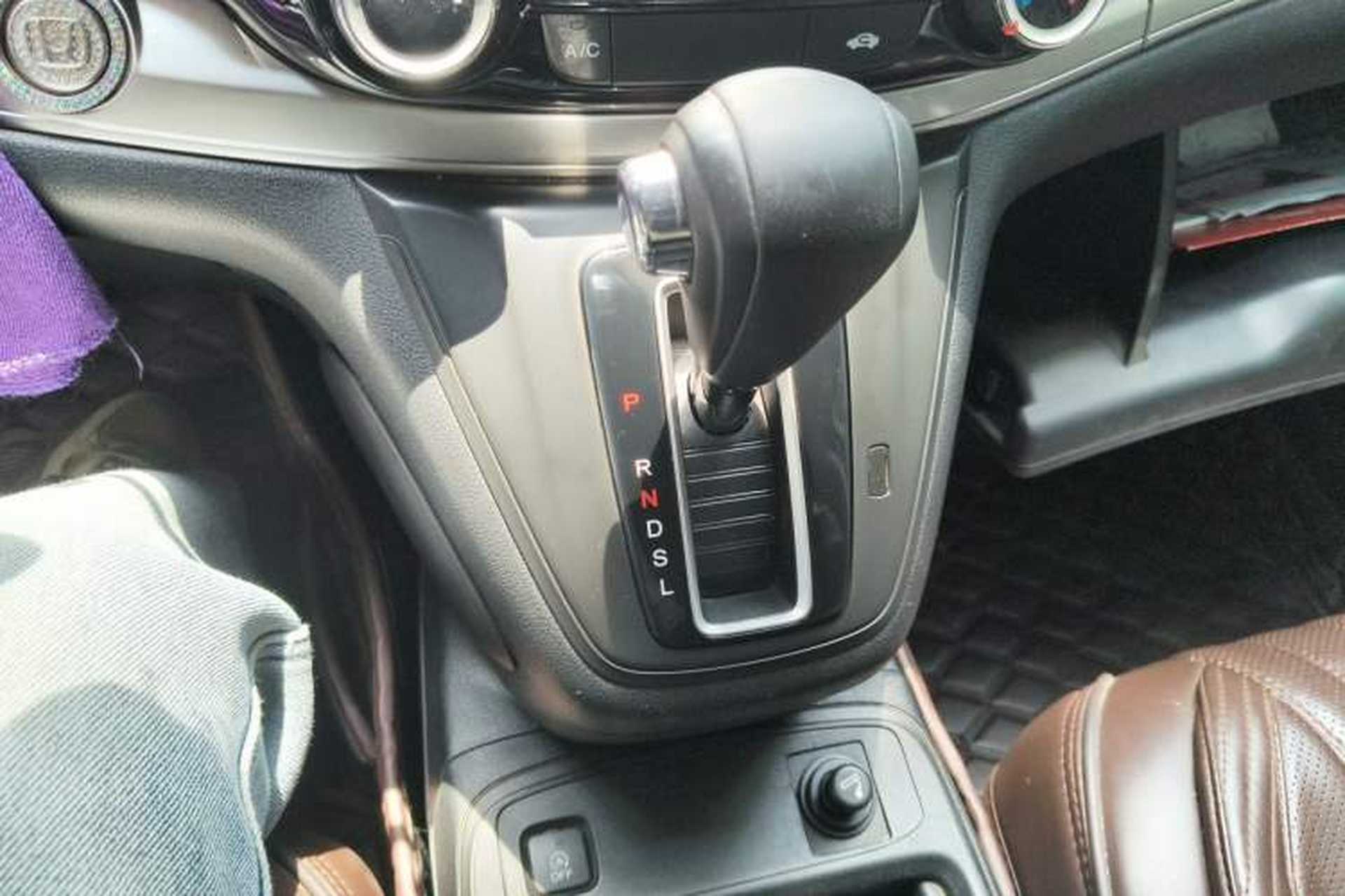Used Honda CR-V 2015 2.0L two-wheel drive Fashion Edition Gear Lever