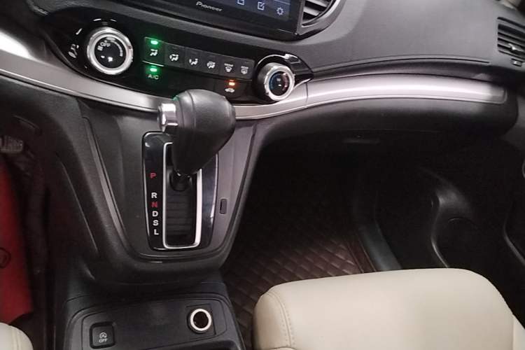 Used Honda CR-V 2015 2.0L two-wheel drive urban version Gear Lever