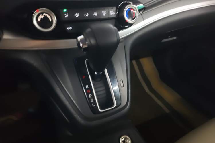 Used Honda CR-V 2015 2.0L two-wheel drive Fashion Edition Gear Lever