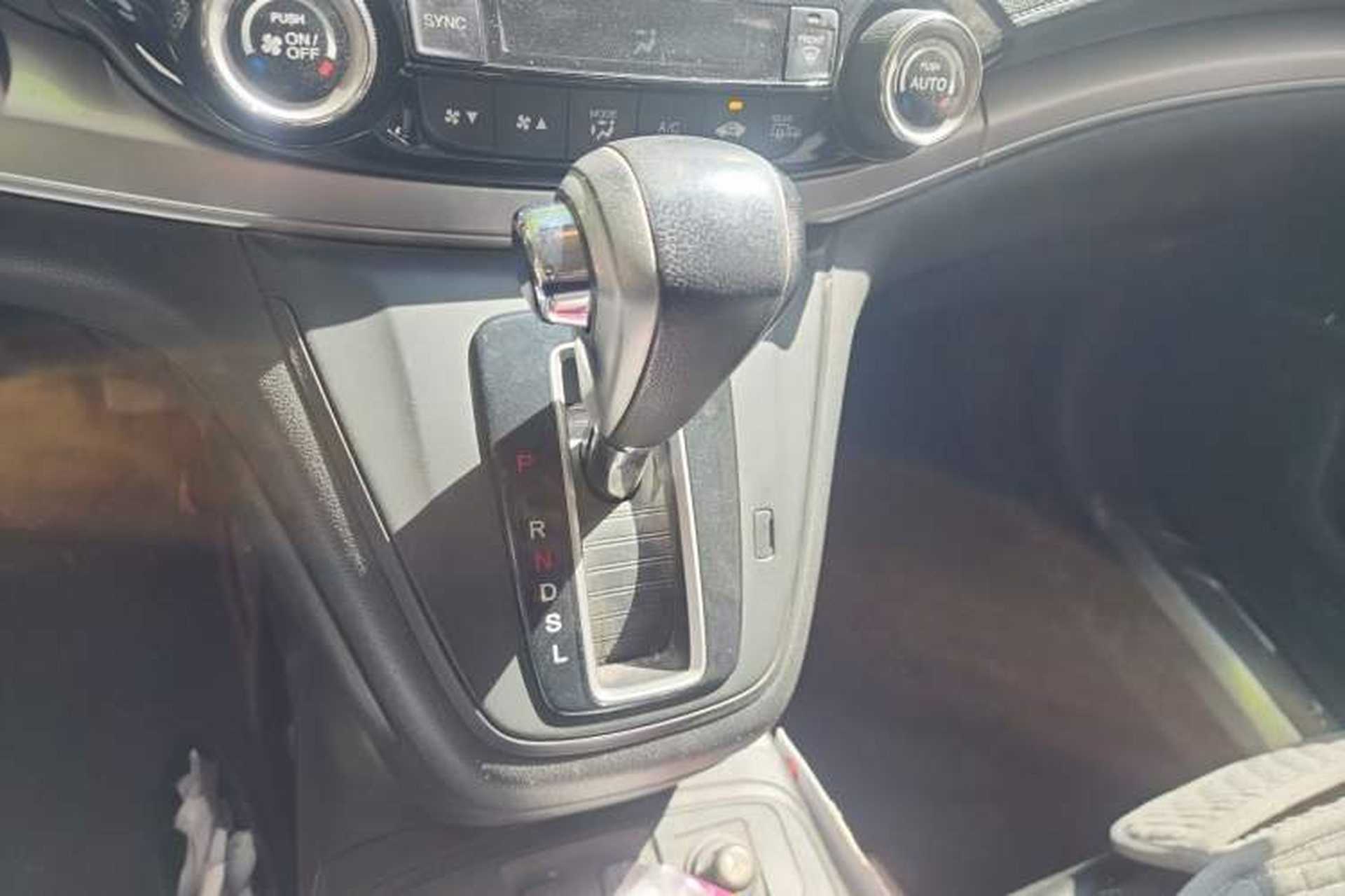 Used Honda CR-V 2015 2.4L two-wheel drive luxury version Gear Lever