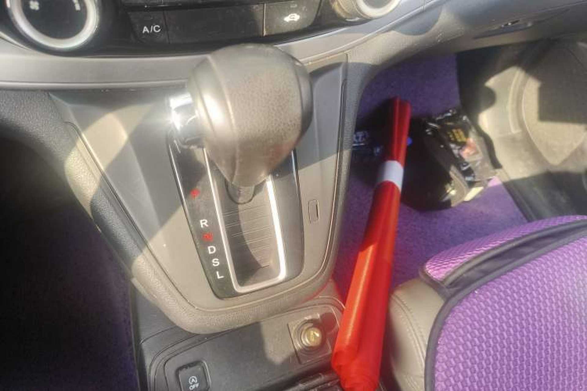 Used Honda CR-V 2015 2.0L two-wheel drive urban version Gear Lever