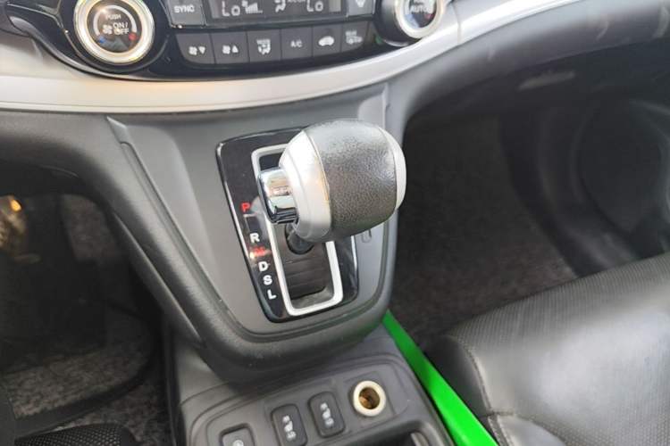 Used Honda CR-V 2015 2.4L two-wheel drive luxury version Gear Lever