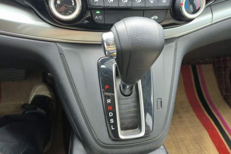 Used Honda CR-V 2015 2.0L two-wheel drive urban version Gear Lever
