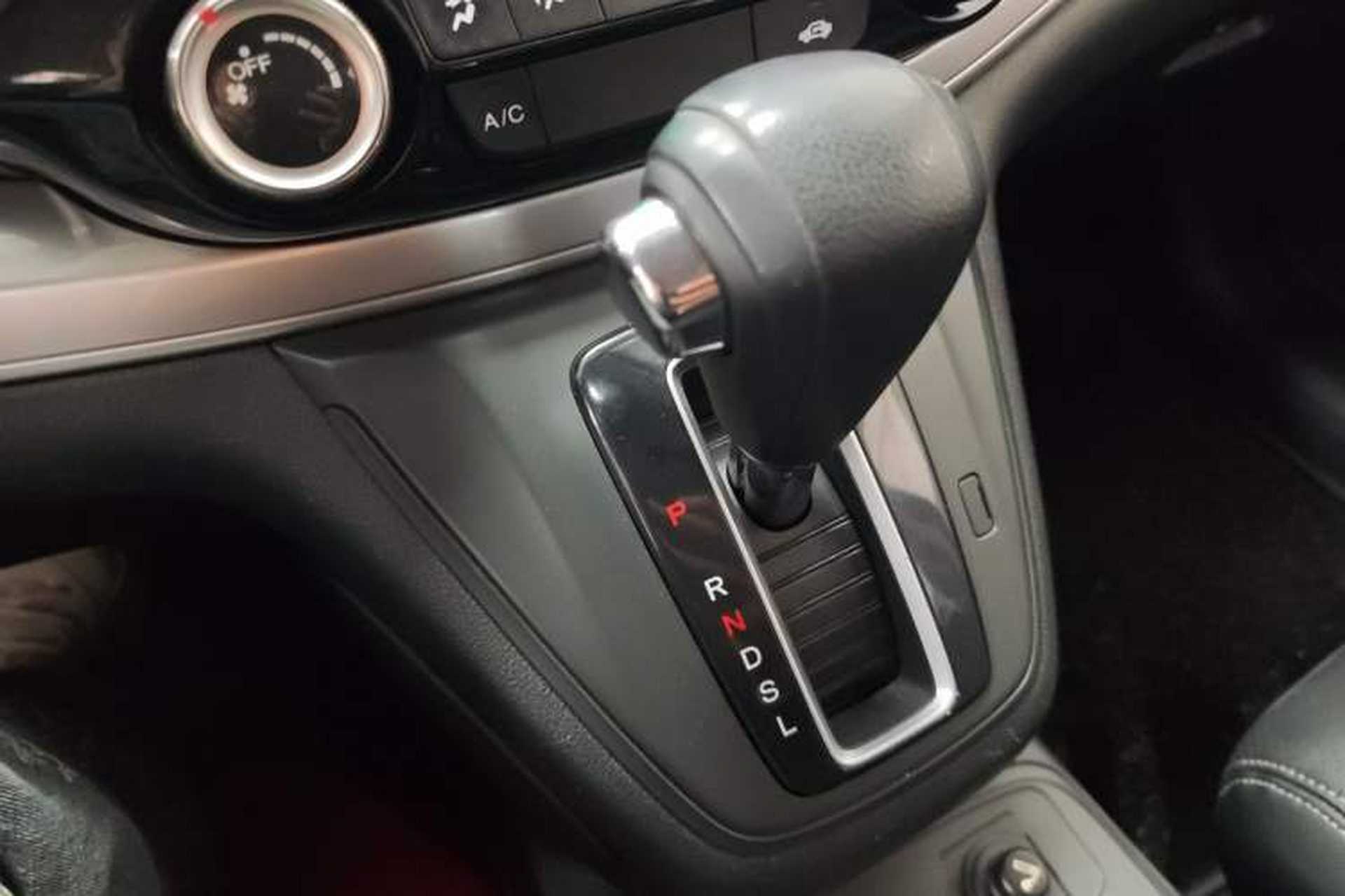 Used Honda CR-V 2015 2.0L two-wheel drive urban version Gear Lever
