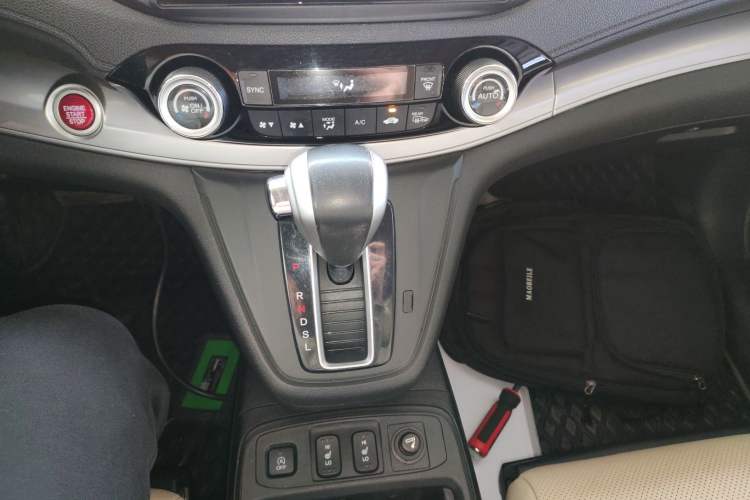 Used Honda CR-V 2015 2.4L four-wheel drive luxury version Gear Lever