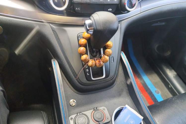 Used Honda CR-V 2015 2.0L two-wheel drive urban version Gear Lever