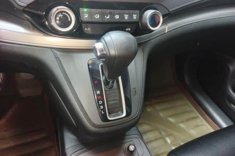 Used Honda CR-V 2015 2.0L two-wheel drive urban version Gear Lever