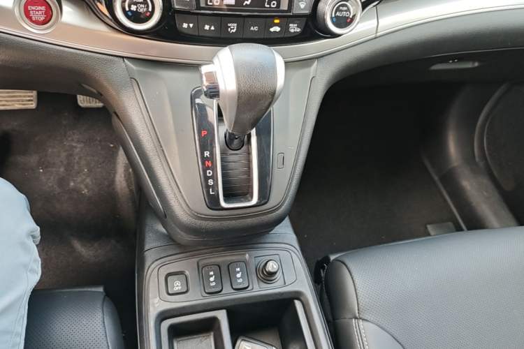 Used Honda CR-V 2015 2.4L two-wheel drive luxury version Gear Lever